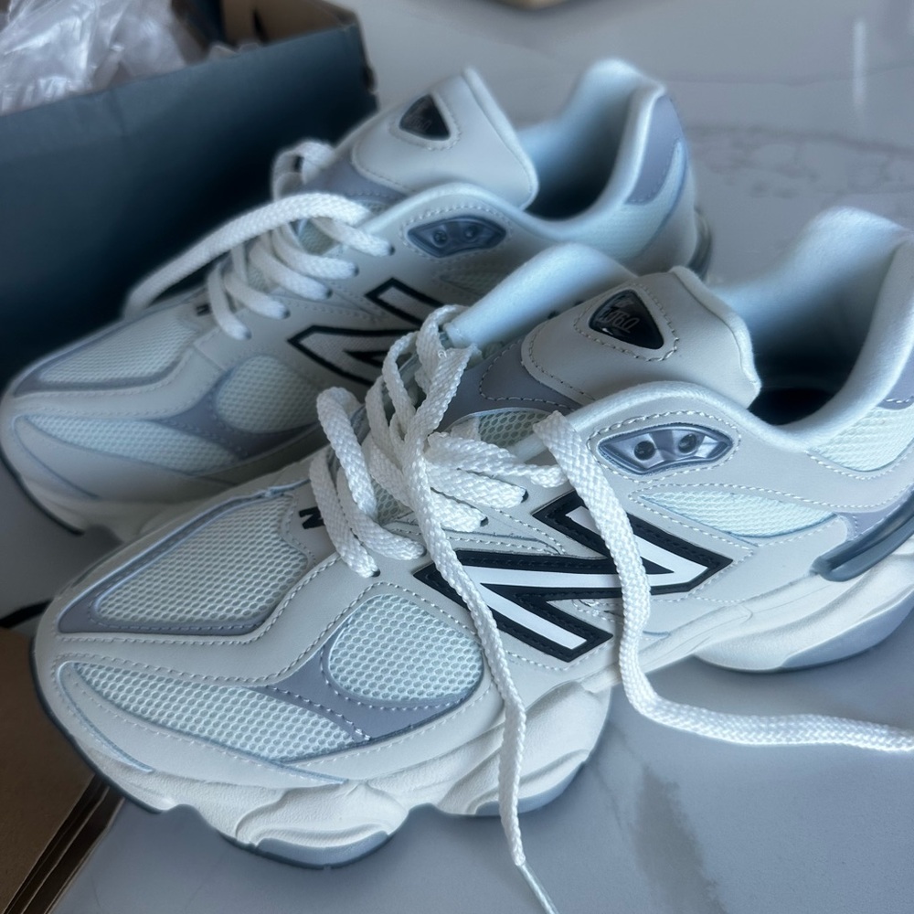 New Balance White and Gray Women's Sneakers